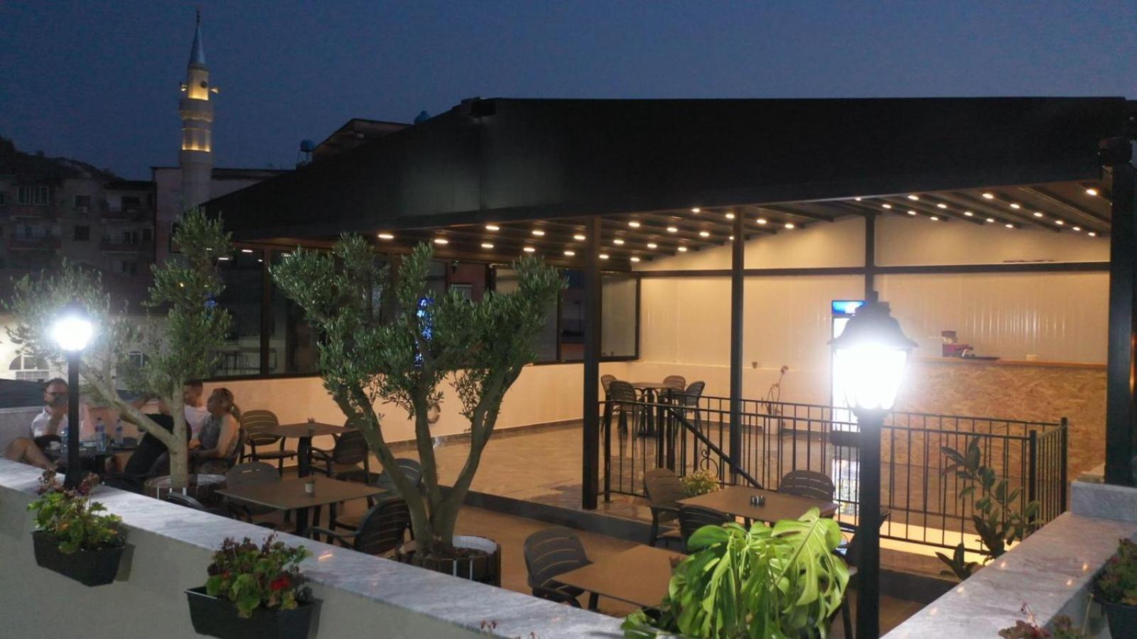 Vila Franko Berat Bagian luar foto