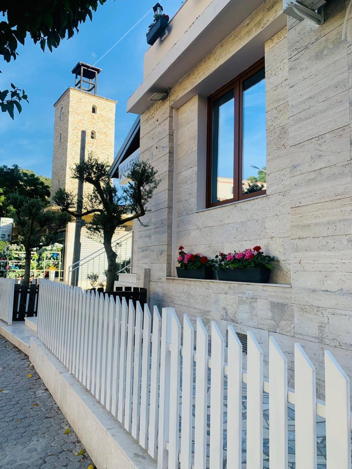 Vila Franko Berat Bagian luar foto